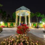 Tomba di Hafez, mausoleo di Hafez, mausoleo di Hafez di notte. Alla presenza del mausoleo di Hafez, Hafezieh, Il cantiere di Hafezieh, notte a Hafezieh
