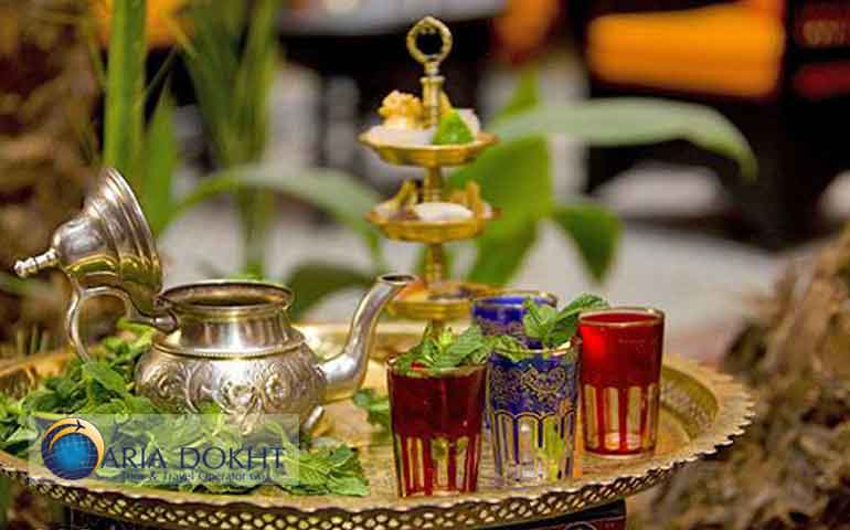 Традиционные напитки в иранских кафе