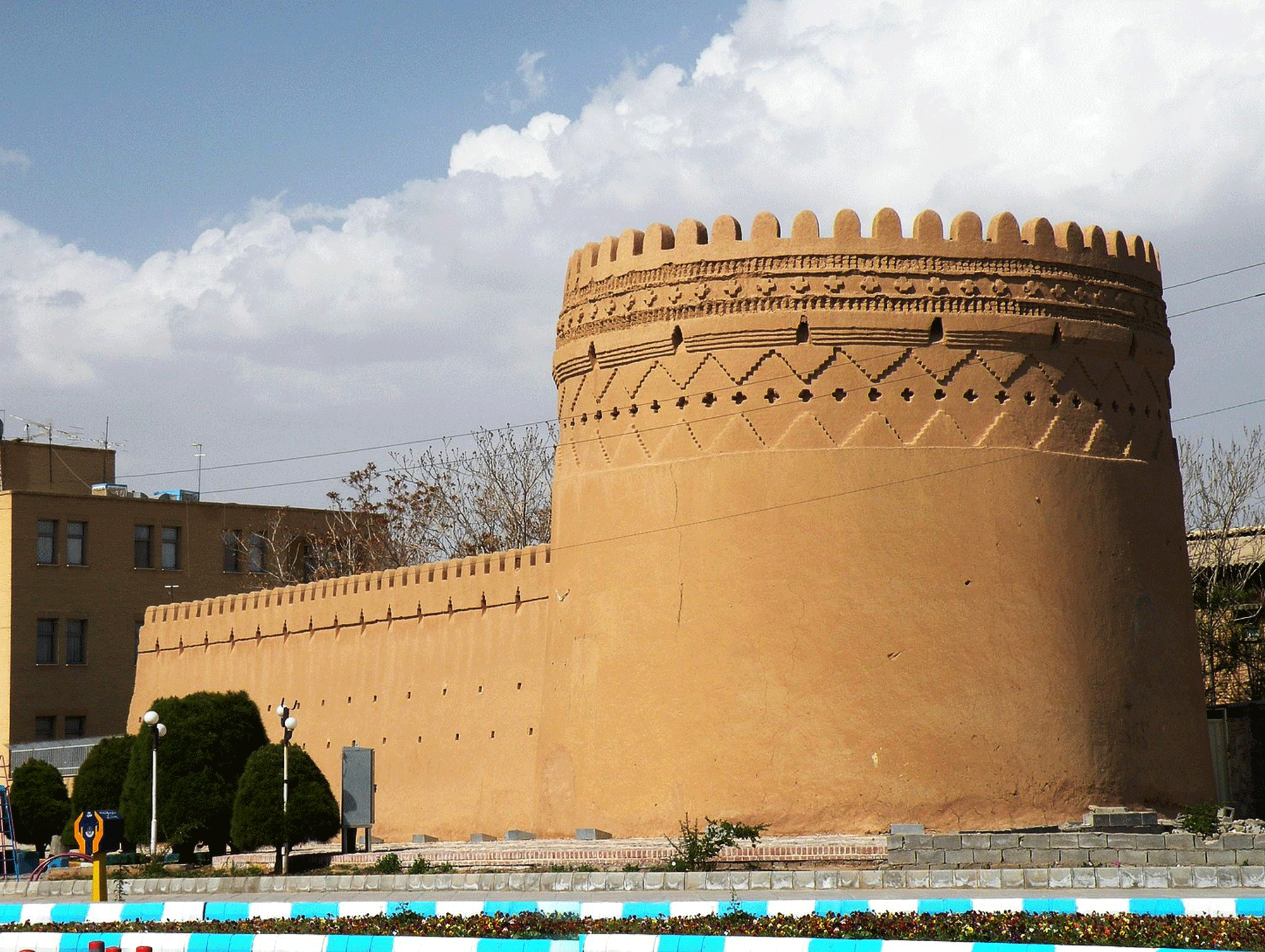 Old-Walls-Of-Kerman