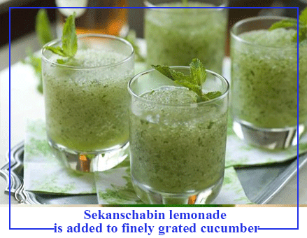 Sekanschabin-lemonade-is-added-to-finely-grated-cucumber