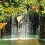 Semirom, cascade Semirom, une cascade avec espace vert, une ville avec cascade, cascade, sources d'eau, eau et pierre.